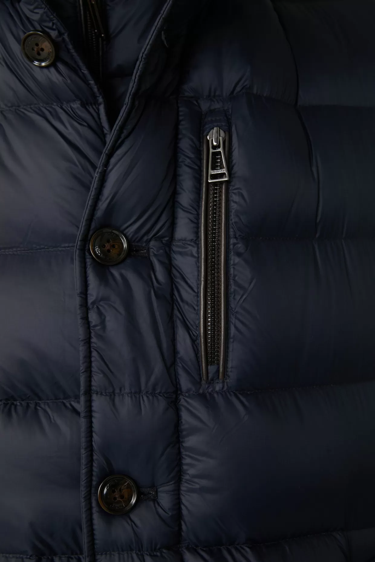 daunensteppmantel_otello_in_dunkelblau_5.webp Herren Windsor Daunen-Steppmantel Otello In Dunkelblau